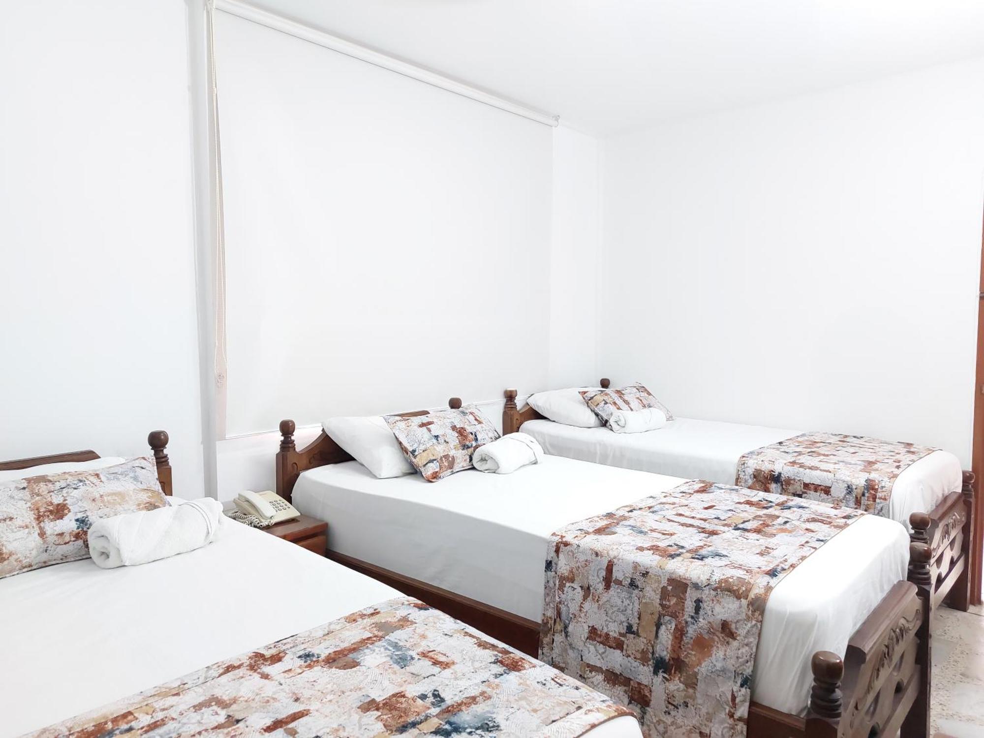Hotel Steven Buenaventura Extérieur photo