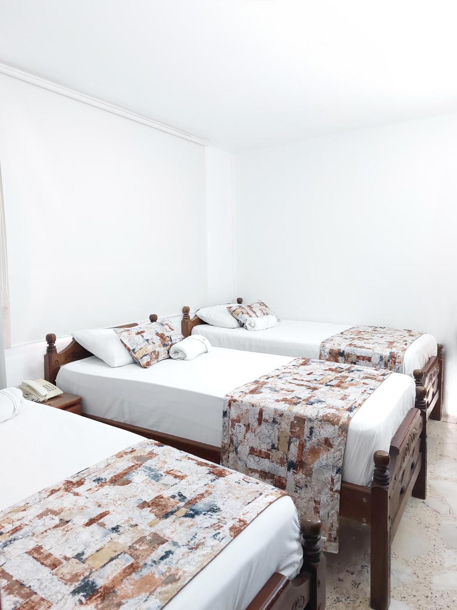 Hotel Steven Buenaventura Extérieur photo